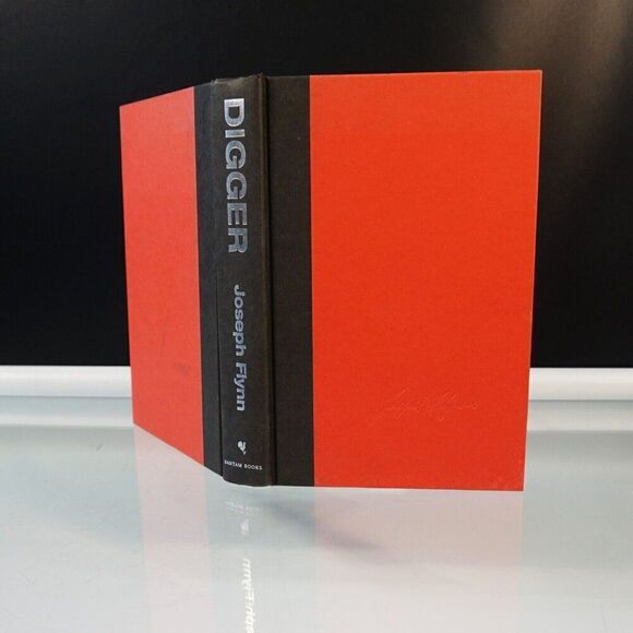 Digger by Joseph Flynn 1997 Hardcover - Picture 1 of 6
